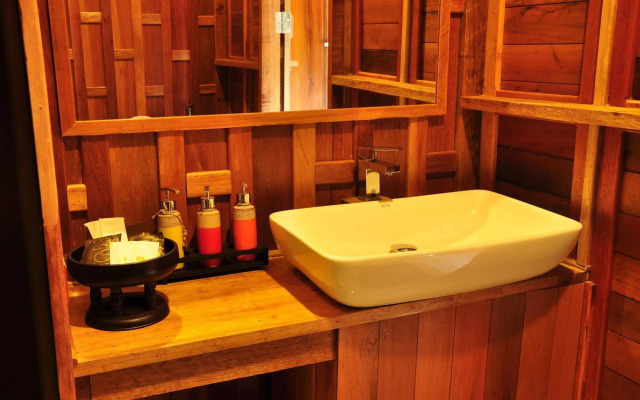 Vieng Tara Villa