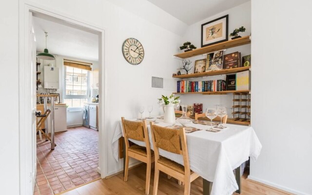 Cosy Flat In Quiet Wapping