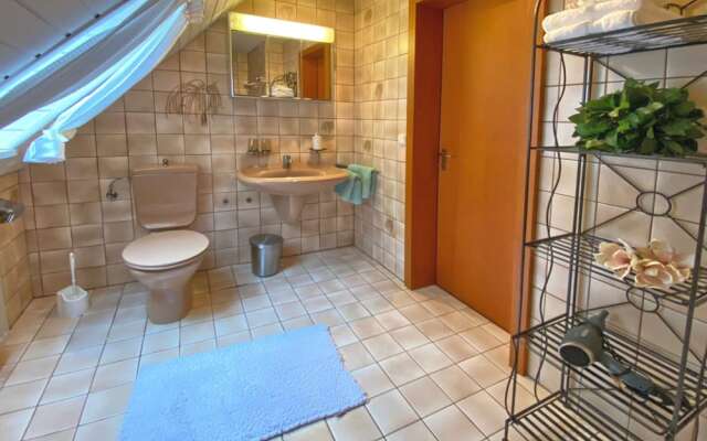 Charming Apartment in Weissenbrunn Near Forest