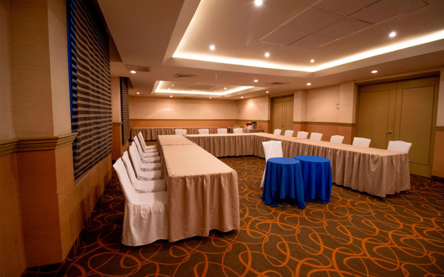 Araiza Palmira Hotel