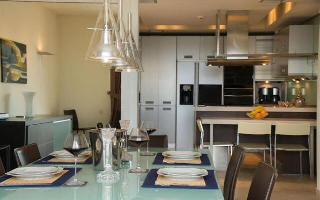 Luxury Villa Beachfront 5 Bedrooms 10-12 Persons