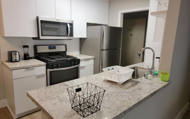 Hollywood Cosmopolitan Apartments