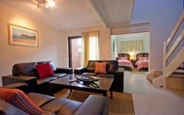 Byron Bay Accom Unit 4 63 Shirley Street, Byron Bay- Mango Tree – Lobby – Byron Bay
