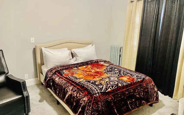 Newly Renovated 2 floor Getaway