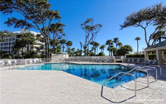 Barrington Court 417 - One Bedroom Condo