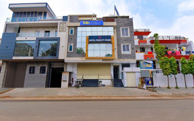 FabHotel Pink City