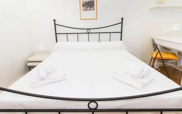 Pozzo Strada Bright Apartment - with Balconies