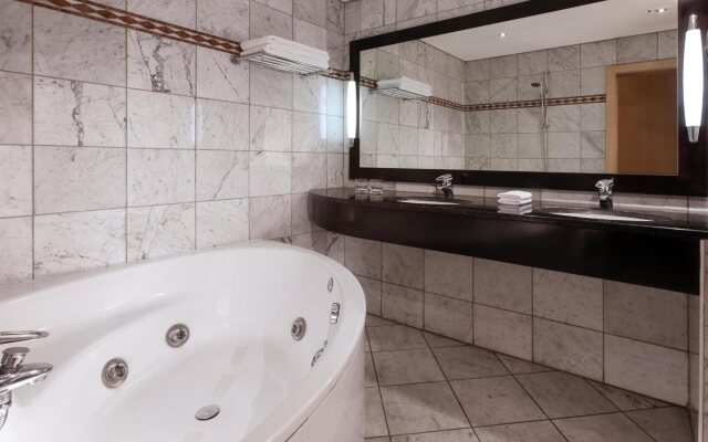 Le Meridien Ogeyi Place