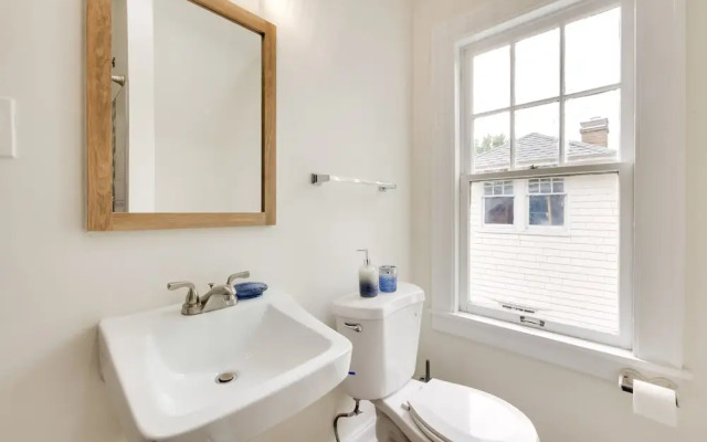 Cleveland Heights Retreat: Close to Everything!