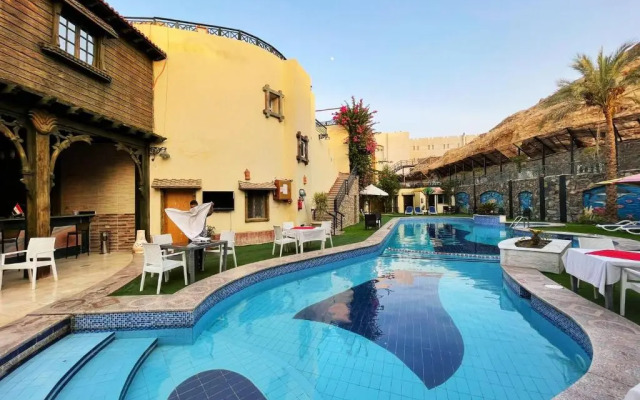 Naama Inn