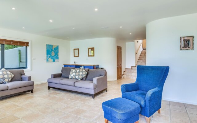 Absolute Beachfront Oneroa