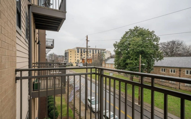 Cozysuites Musicrow Astonishing SDO Free Parking22