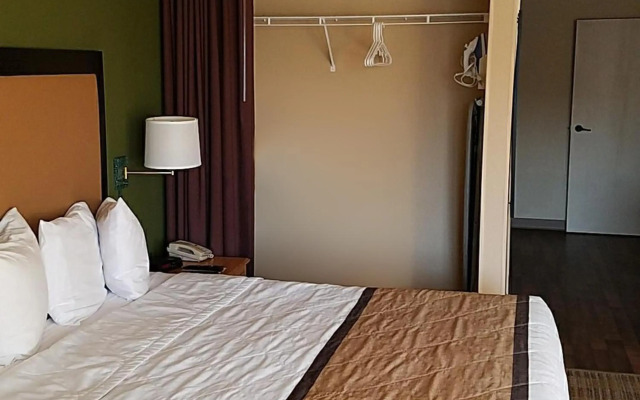 Extended Stay America Suites Milwaukee Brookfield