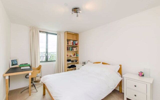 Stunning 2 Bed Flat w/ Terrace Next to Kings Cross