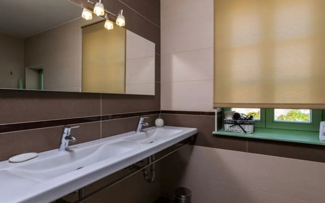 Villa Zelda Comfortable Holiday Residence