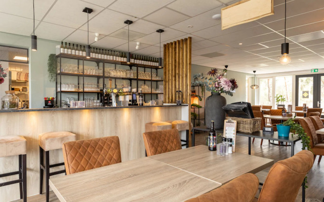 Cozy Bungalow With a Nice Sauna, 3 km. From Putten