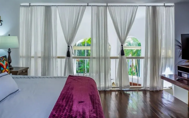 Royal Palms 3 1 Bedroom Condo by RedAwning