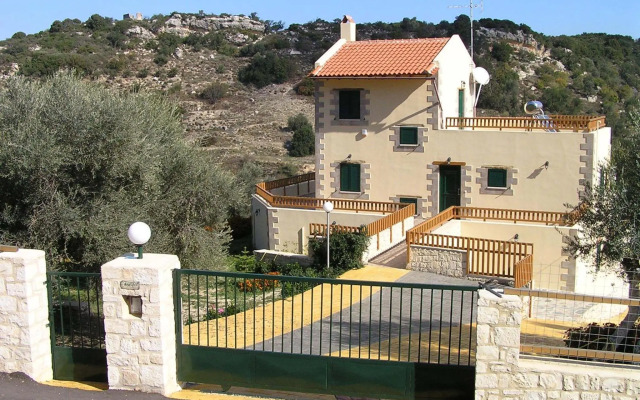 Stratos Villas