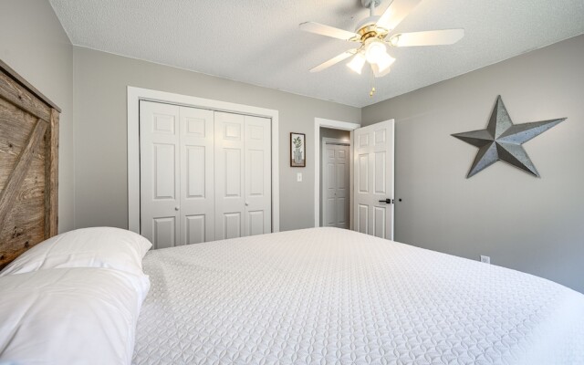 Lakefront Milledgeville Home w/ Private Dock!