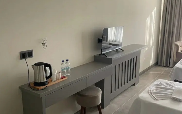 Grand Cennet Beach Hotel