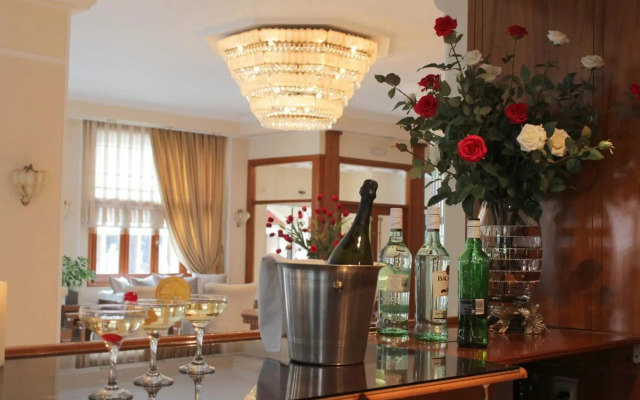 Famissi Hotel
