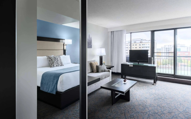 Ottawa Embassy Hotel