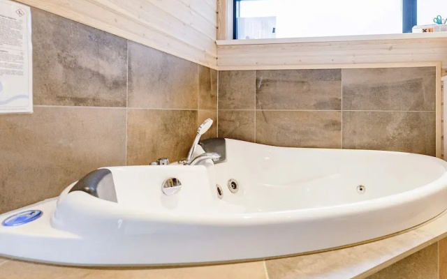 5 Star Holiday Home in Hals