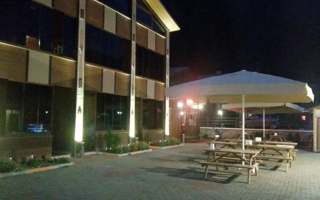 Minaz Motel