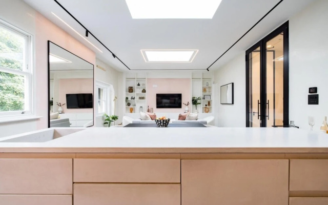 The Camden Arms - Bright and Charming 2bdr Flat