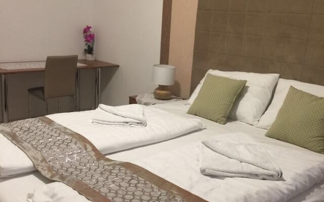 Corvin Rose Apartment Hotel