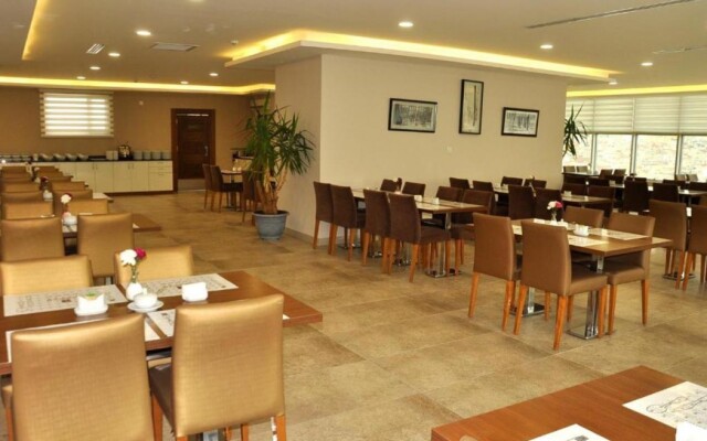 Parwar Hotel