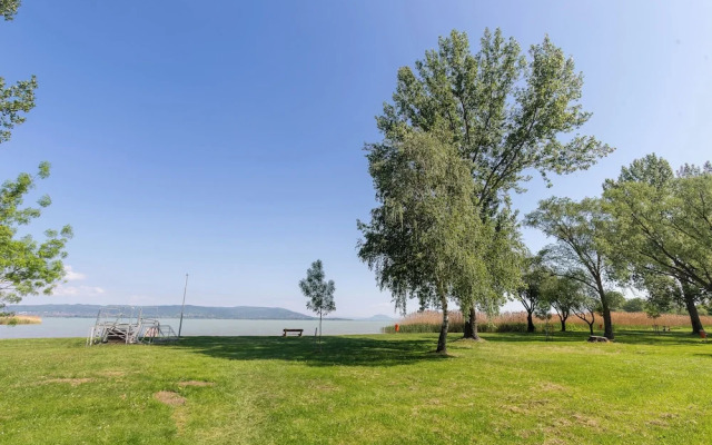 Lakeside Serenity House