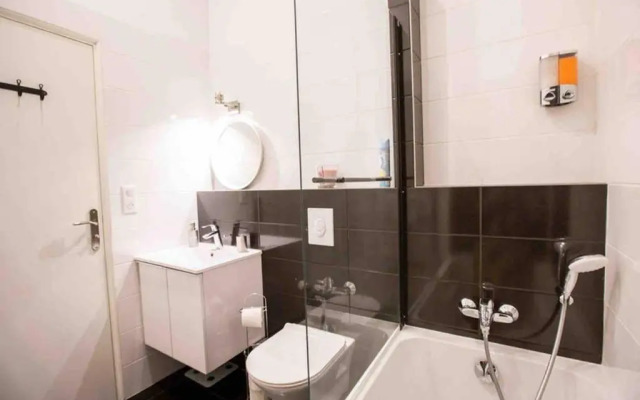 La cour du faubourg 3