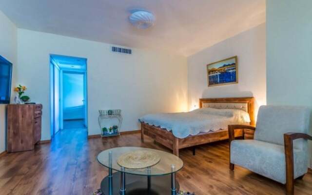 Herzeliya Studio Apartment