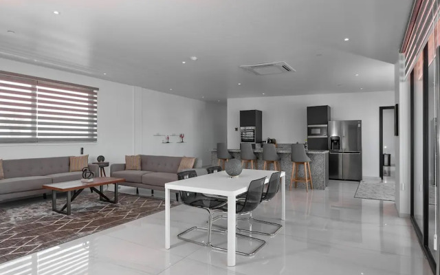 Gray Door Apartments - Adults Only