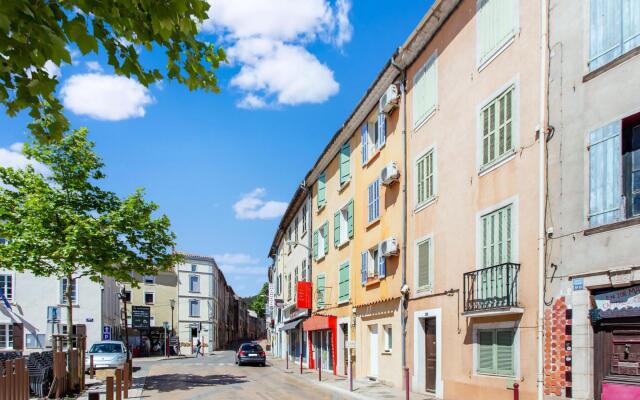 Nice holiday home in Provence-Alpes-Côte d'Azur with pool