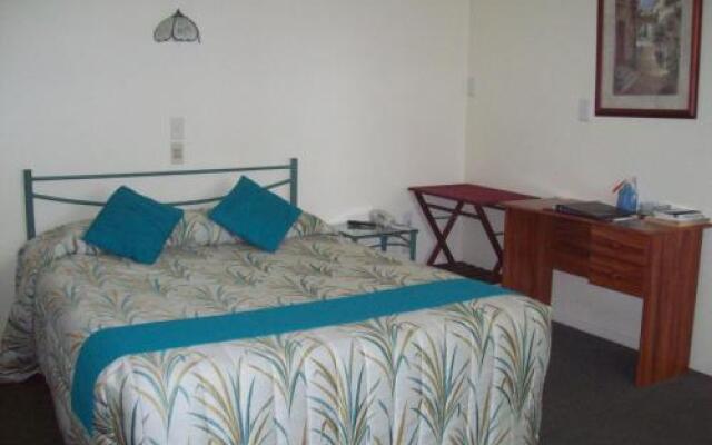 Bentons Motel