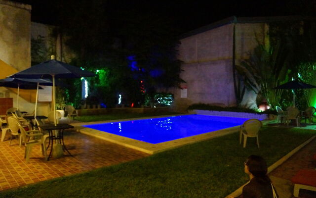 Las Dalias Inn