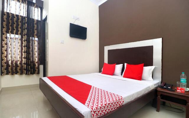 OYO Flagship 19355 Hotel Blessing Inn