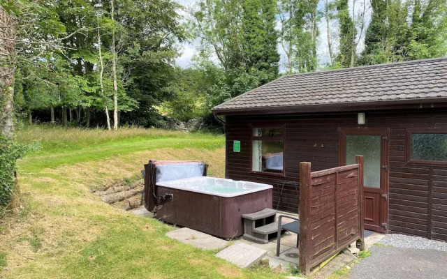 Birch 18 With Hot Tub, Newton Stewart