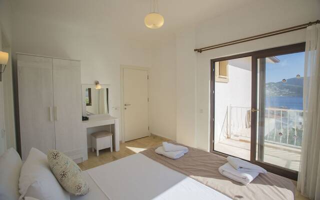 Villa Selena by Akdenizvillam