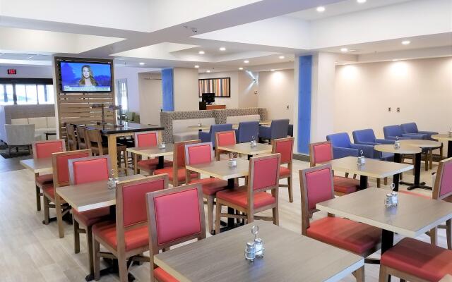 Holiday Inn Express Columbia - Two Notch by IHG