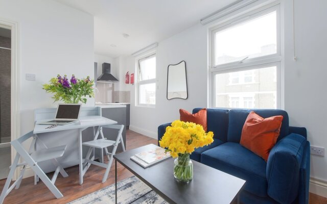 Earl's Court by CAPITAL 119