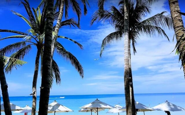 Naiharn Condominium Phuket