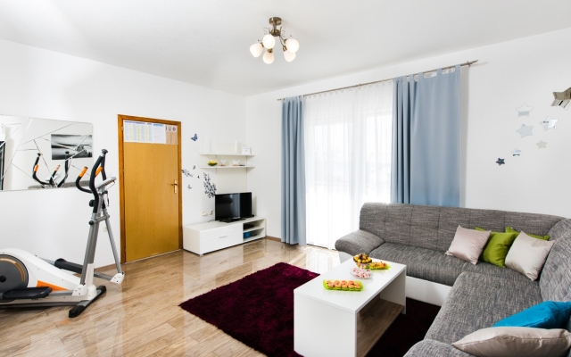 Apartment MARISKA - with swimming pool A1 Podstrana, Riviera Split