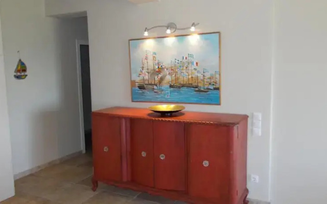 Skaloma Villas Art 1