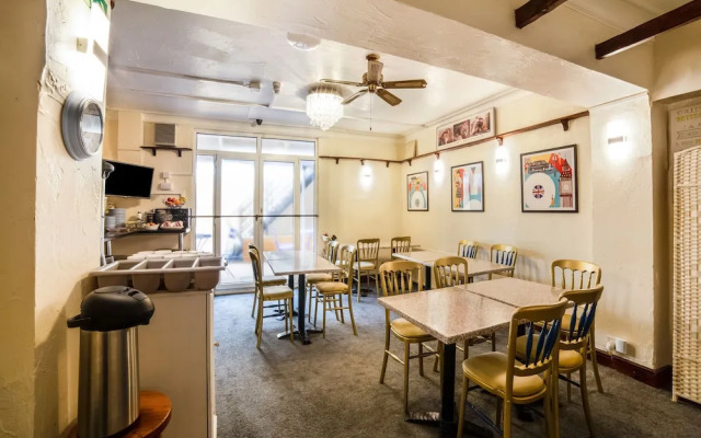 Oyo Devine Beach Hotel, Westcliff Southend-On-Sea