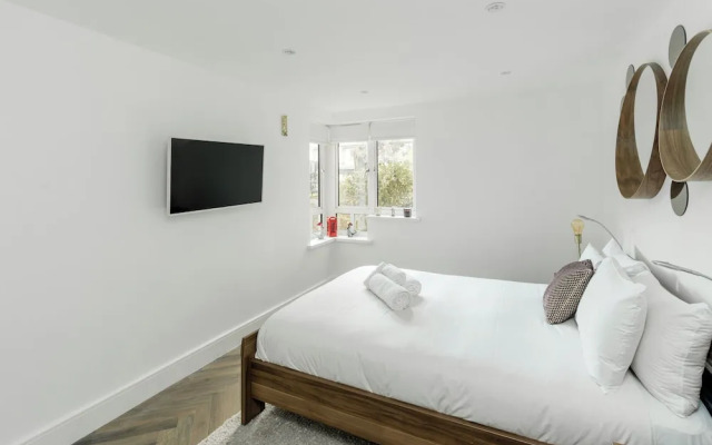 ;Stunning 2BD Apartment in Maida Vale