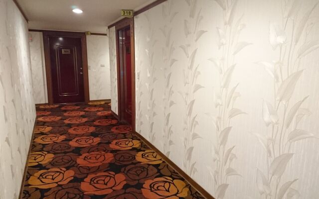 Ying Zhen Hotel