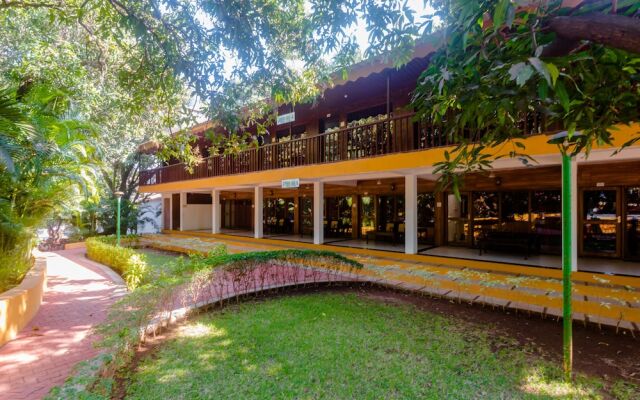 OYO 28759 Green Park Club Resort